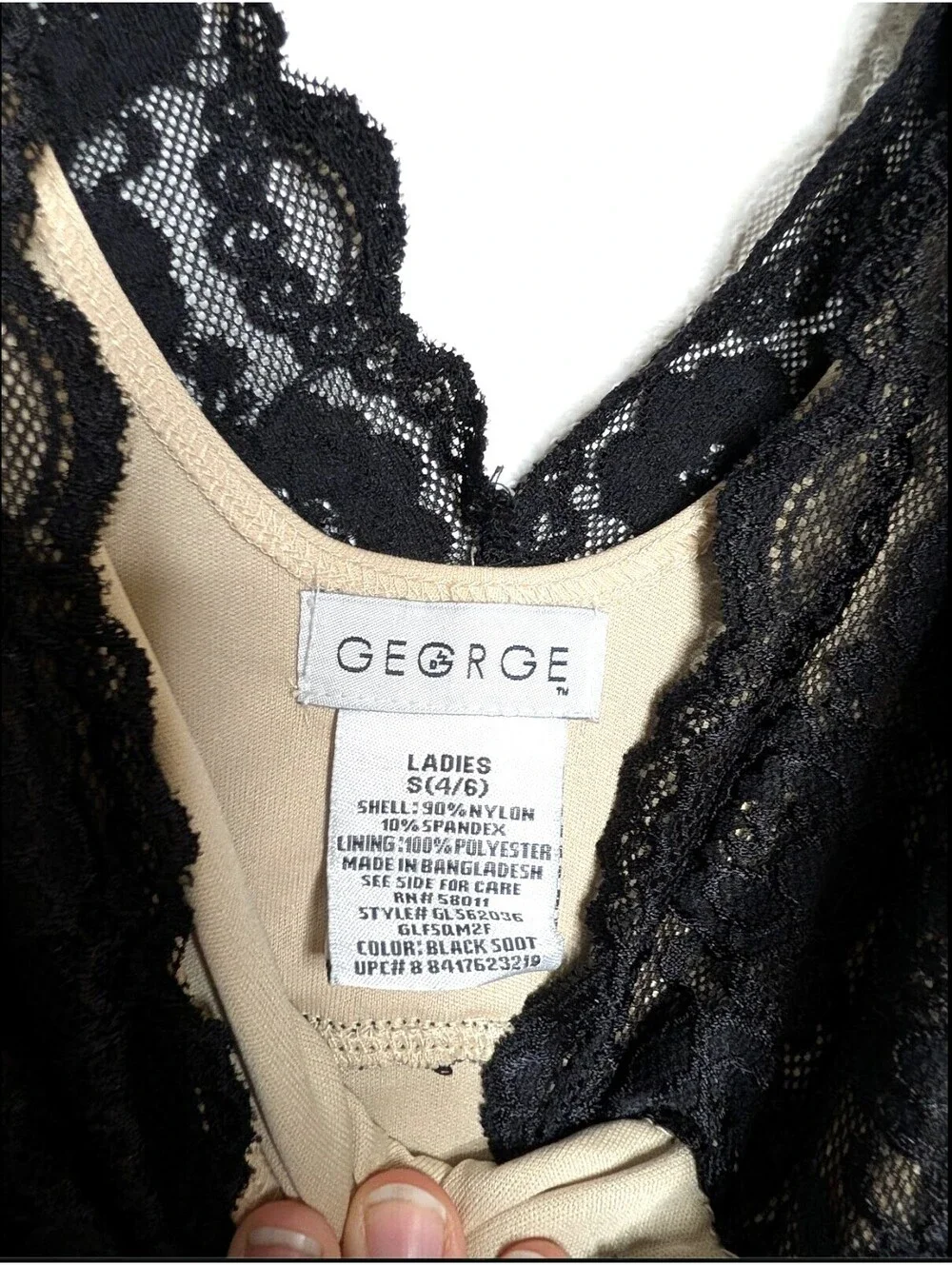 Vintage Lace V-Neck Tank Top - Picture 4 of 6